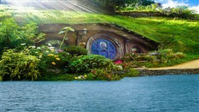 Hobbit_House_Pond